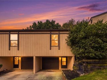 547 Center Avenue, Cuyahoga Falls, OH 44221