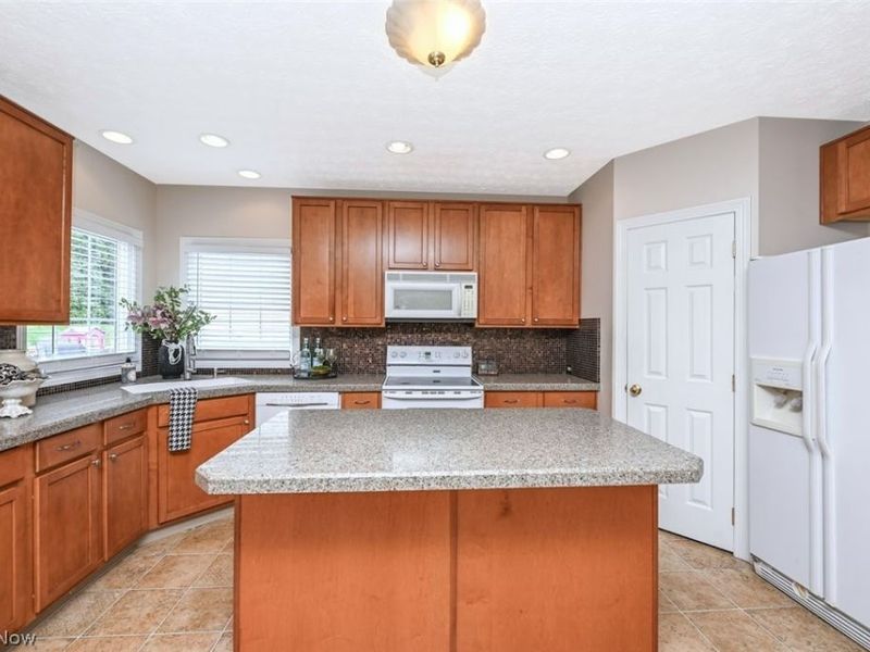 1257 Muchney Circle, Akron, OH 44312 Photo 19