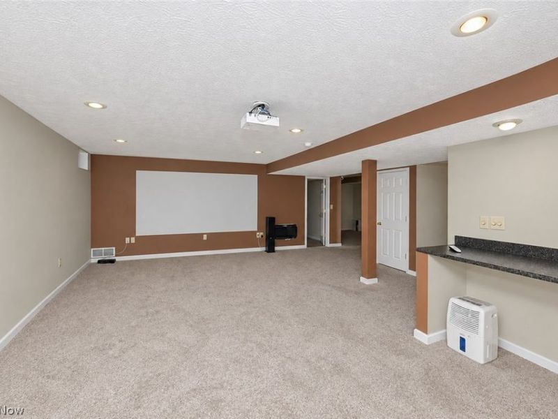 1257 Muchney Circle, Akron, OH 44312 Photo 33