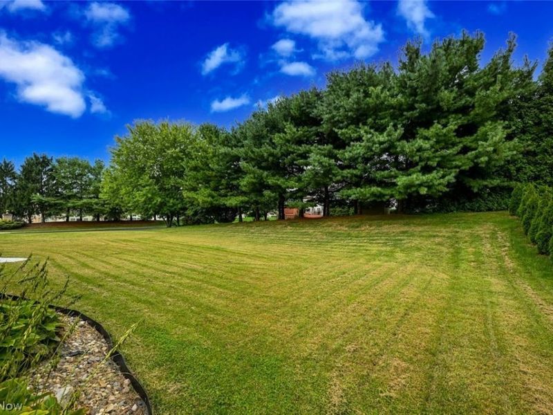 1257 Muchney Circle, Akron, OH 44312 Photo 4