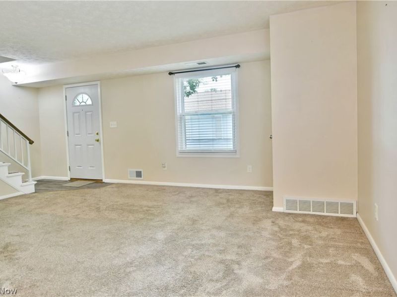 3112 Ivy Hill Circle, Unit C, Cortland, OH 44410 Photo 3