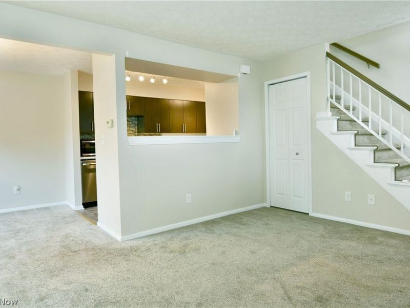 3112 Ivy Hill Circle, Unit C, Cortland, OH 44410 Photo 8
