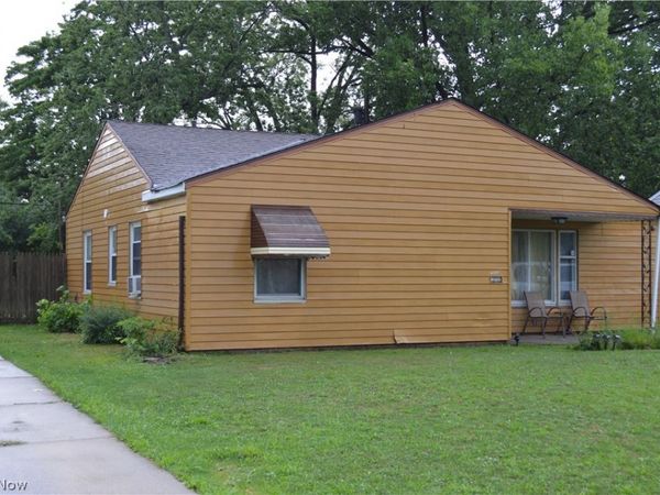18206 Kares Avenue , Cleveland, OH 44122