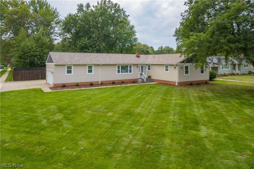 275 Kraft Street, Berea, OH 44017 Main Photo