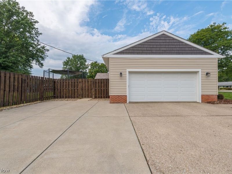275 Kraft Street, Berea, OH 44017 Photo 38