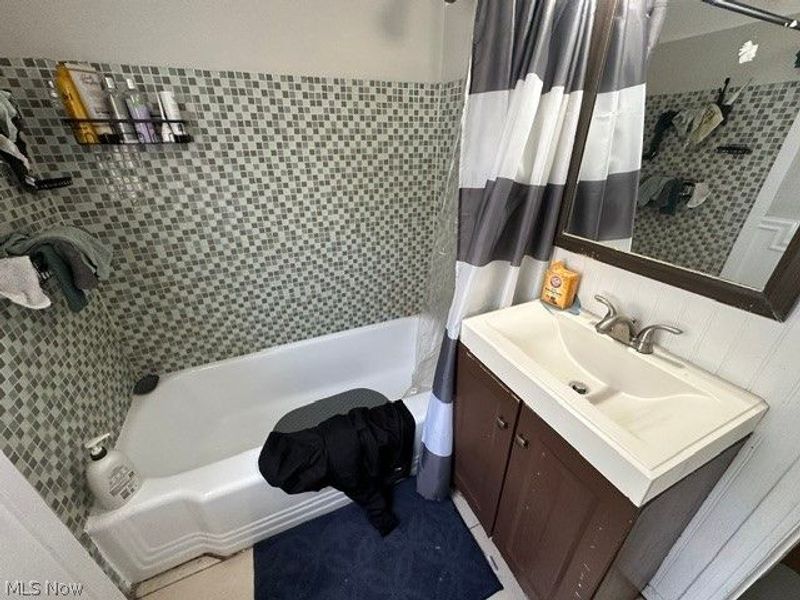 4960 Farnhurst Road, Lyndhurst, OH 44124 Photo 9