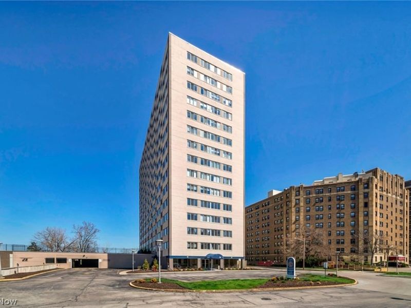 12520 Edgewater Drive, Unit 901, Lakewood, OH 44107 Photo 3