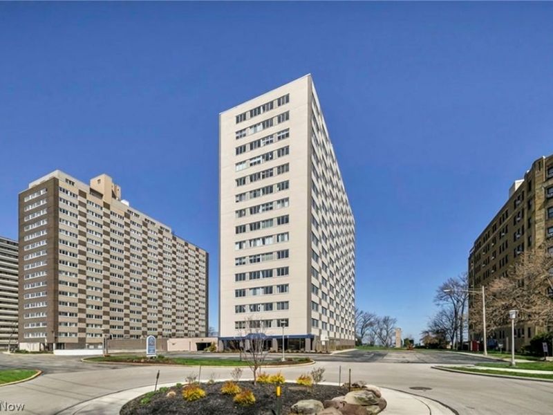 12520 Edgewater Drive, Unit 901, Lakewood, OH 44107 Photo 4