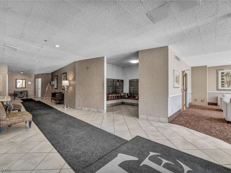 12520 Edgewater Drive, Unit 901, Lakewood, OH 44107 Photo 6