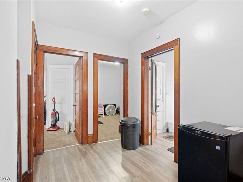 10322 Colonial Avenue, Cleveland, OH 44108 Photo 21