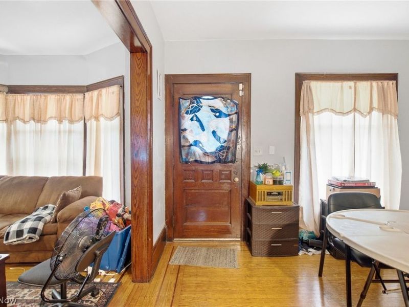 10322 Colonial Avenue, Cleveland, OH 44108 Photo 5