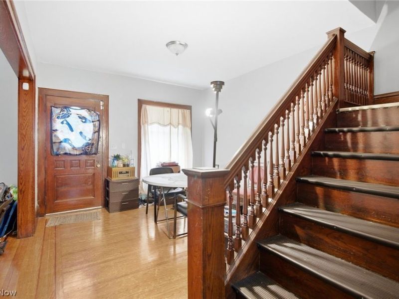 10322 Colonial Avenue, Cleveland, OH 44108 Photo 6