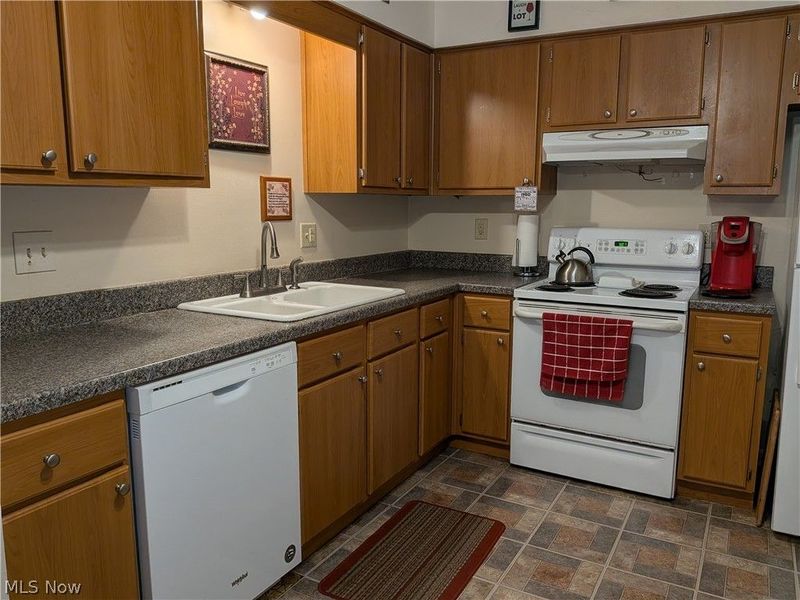 7075 Bristlewood Drive, Painesville, OH 44077 Photo 6