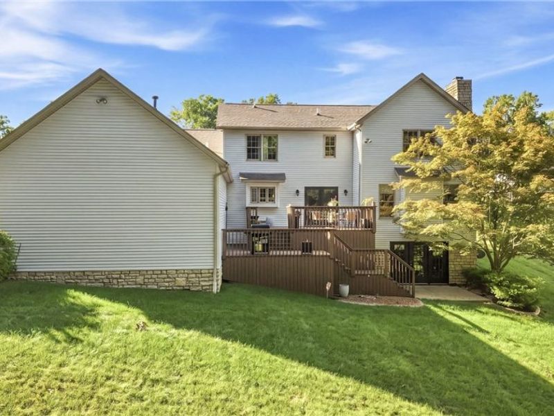 30 White Oak Court, Canfield, OH 44406 Photo 2