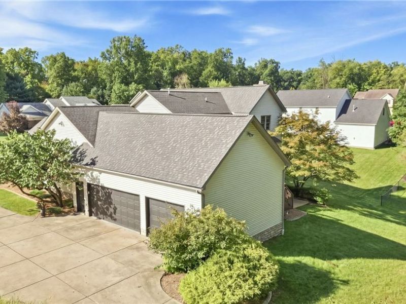 30 White Oak Court, Canfield, OH 44406 Photo 3