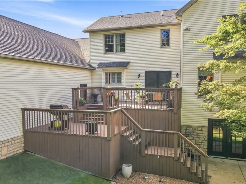 30 White Oak Court, Canfield, OH 44406 Photo 4