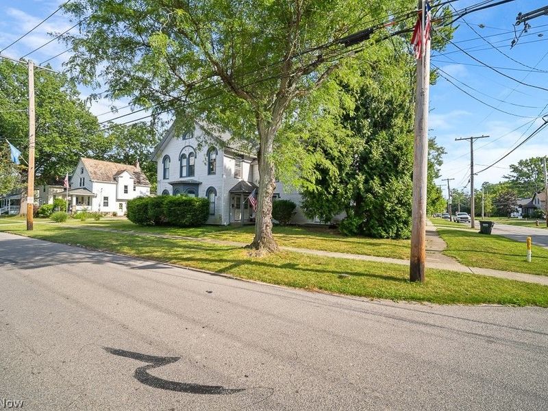 178 E Bridge Street, Berea, OH 44017 Photo 3
