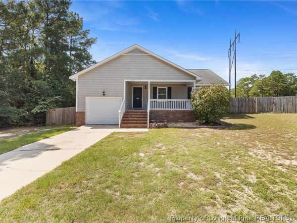 2972 Peacock Street , Hope Mills, NC 28348