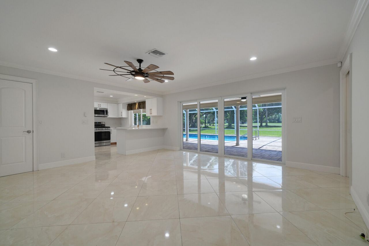 408 S Country Club Drive, Atlantis, FL 33462 Photo