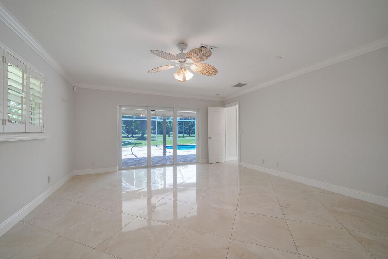 408 S Country Club Drive, Atlantis, FL 33462 Photo