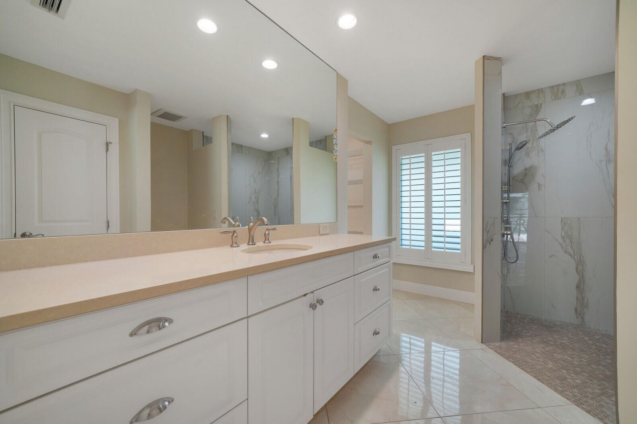 408 S Country Club Drive, Atlantis, FL 33462 Photo