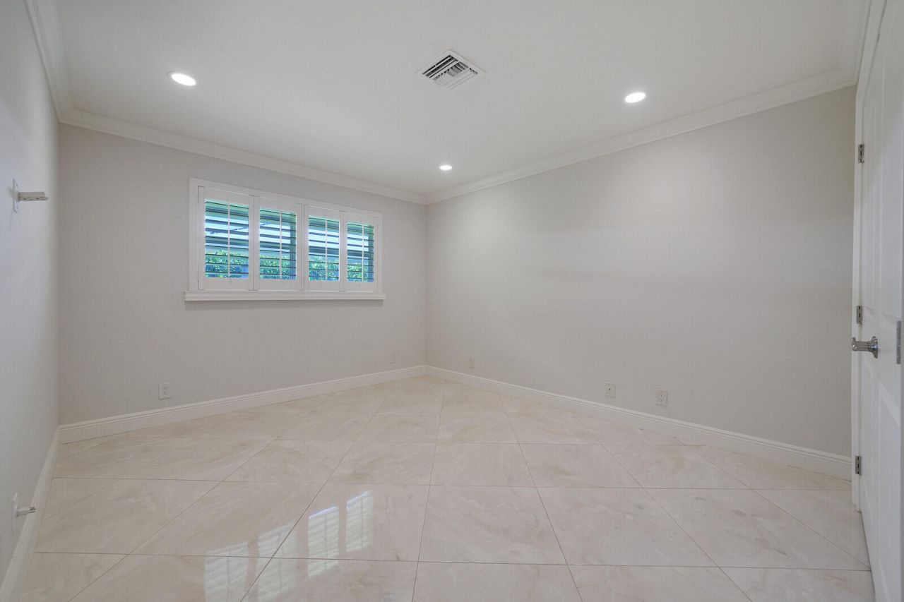 408 S Country Club Drive, Atlantis, FL 33462 Photo