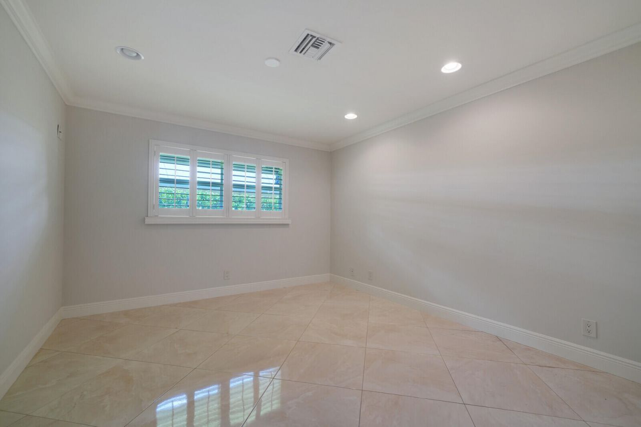 408 S Country Club Drive, Atlantis, FL 33462 Photo