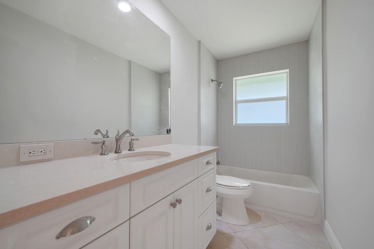 408 S Country Club Drive, Atlantis, FL 33462 Photo