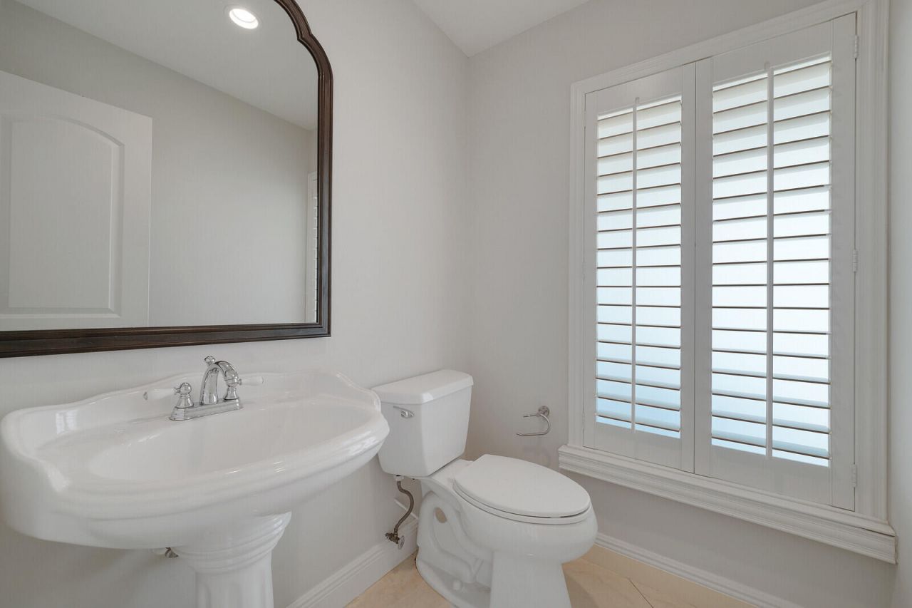 408 S Country Club Drive, Atlantis, FL 33462 Photo
