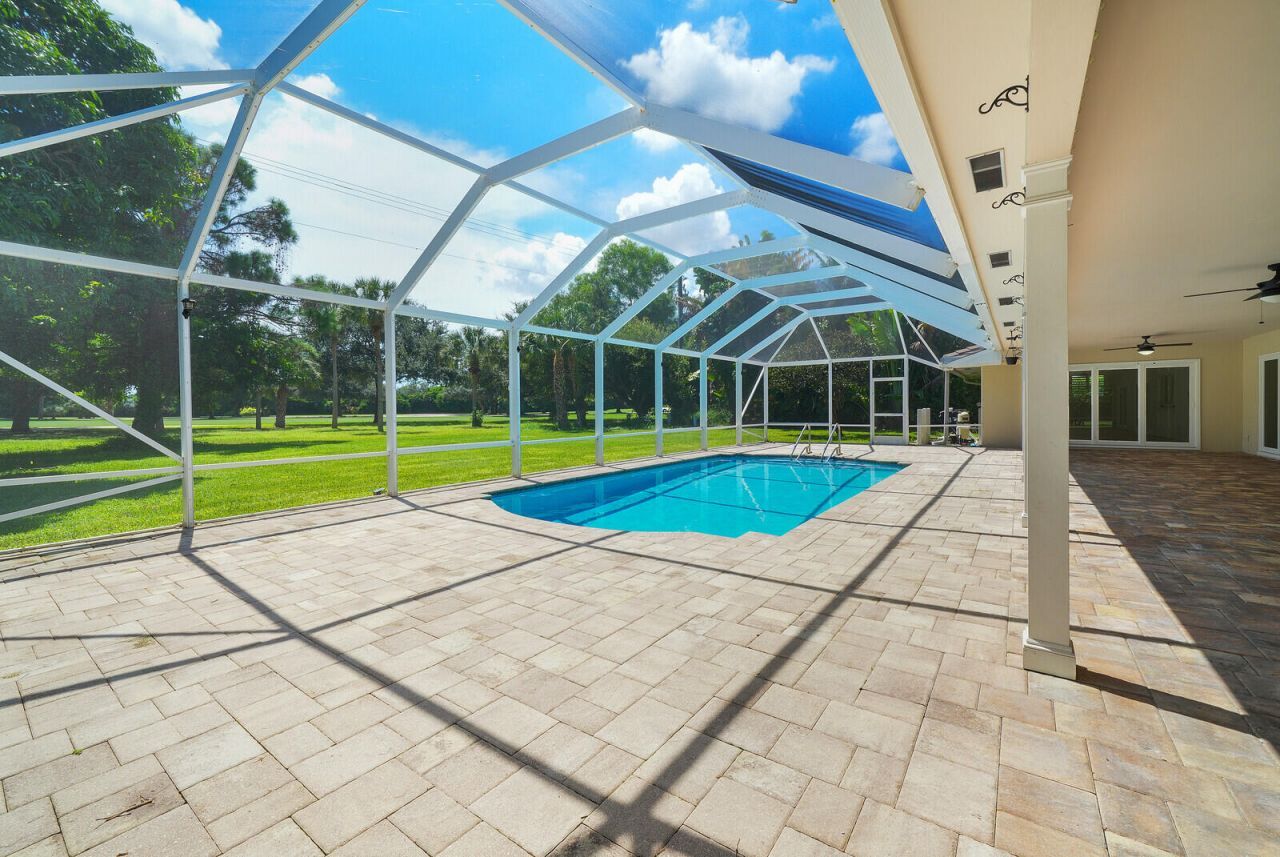 408 S Country Club Drive, Atlantis, FL 33462 Photo