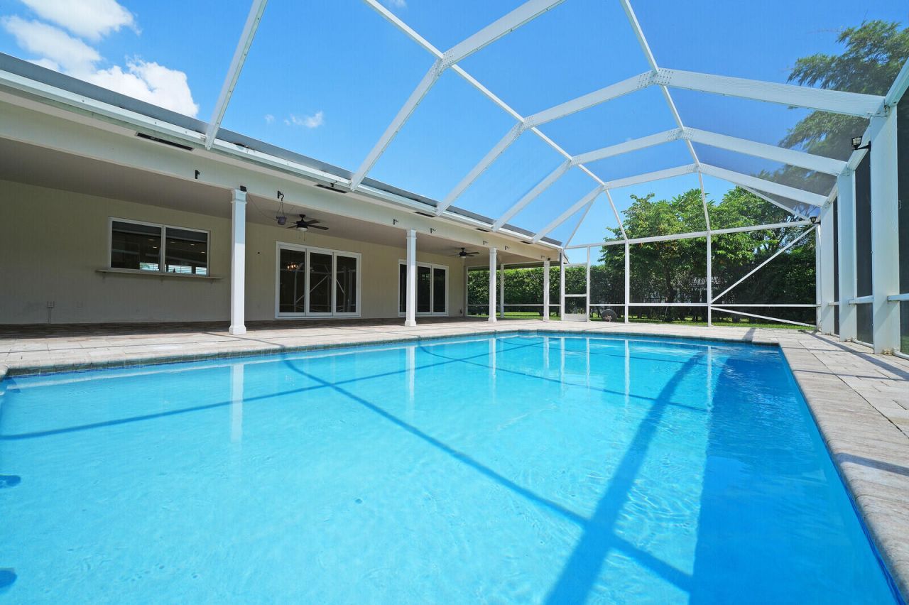 408 S Country Club Drive, Atlantis, FL 33462 Photo