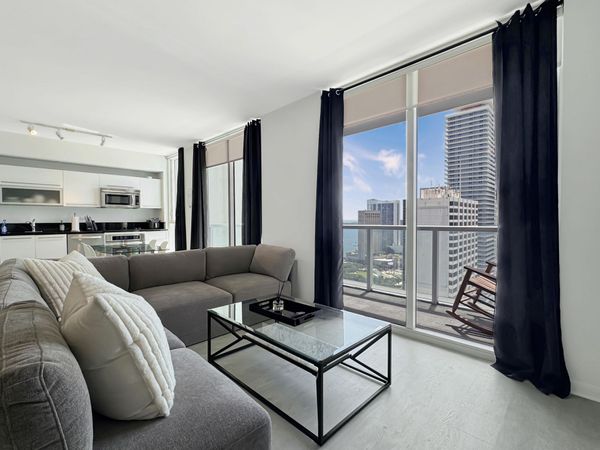 244 BISCAYNE Boulevard, Unit 3005, Miami, FL 33132