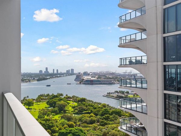 1040 Biscayne Boulevard, Unit 1908, Miami, FL 33132