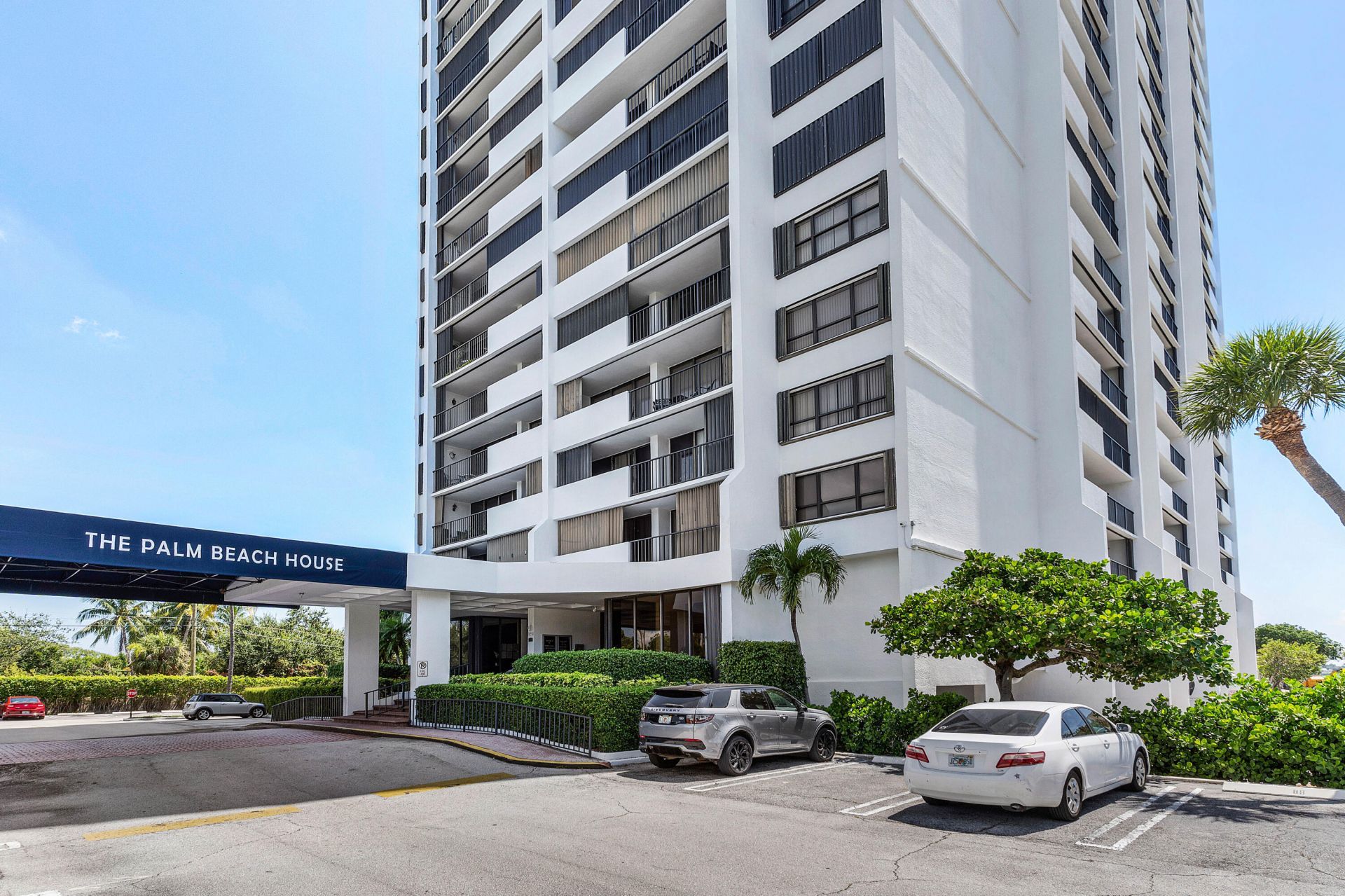 5600 N Flagler Drive, Unit 2105, West Palm Beach, FL 33407 Photo