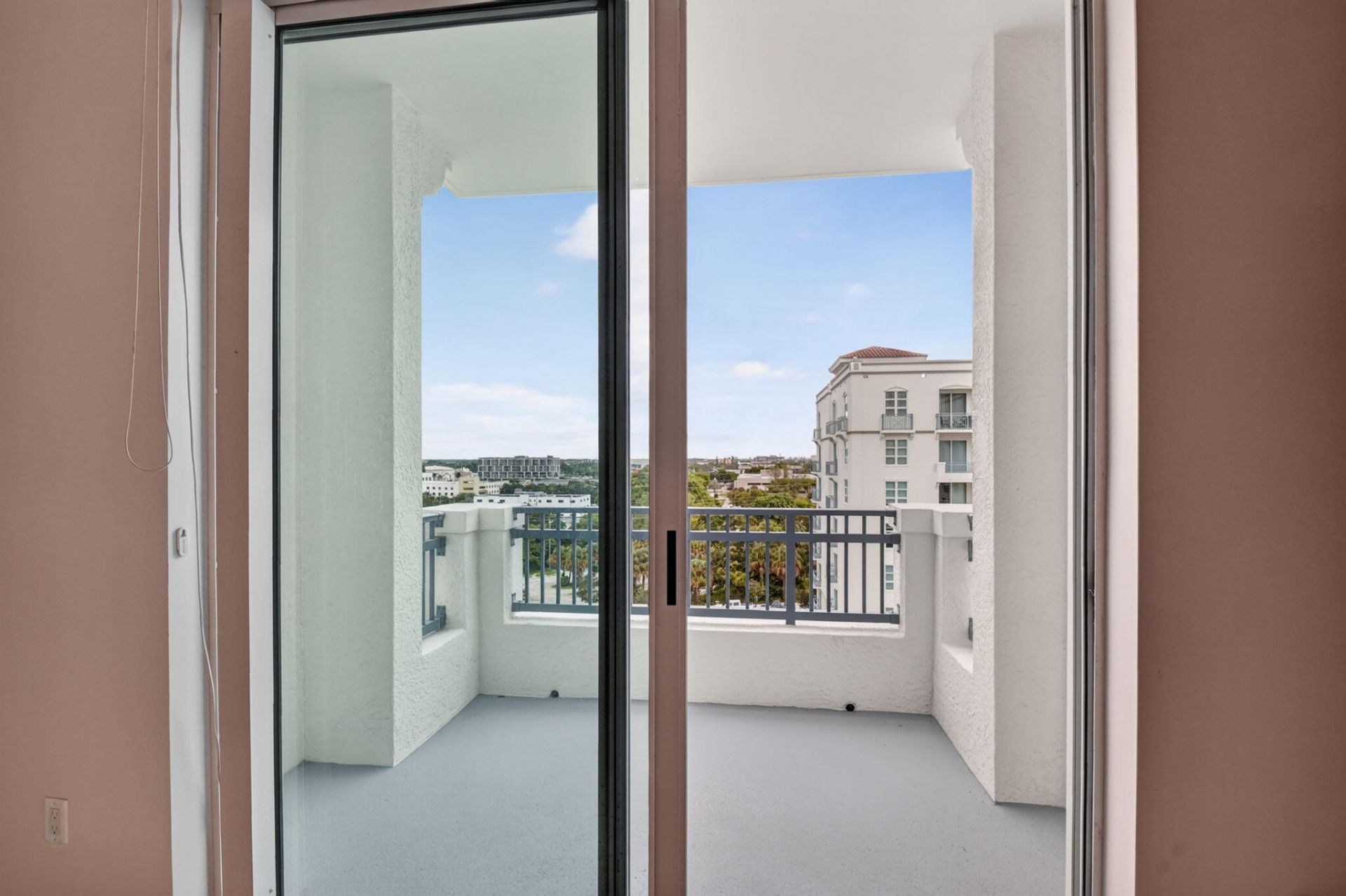 403 S Sapodilla Avenue, Unit 718, West Palm Beach, FL 33401 Photo