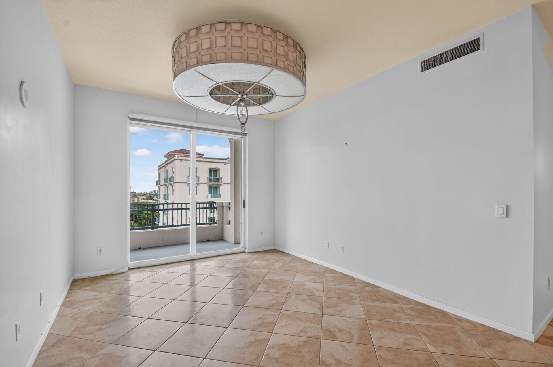 403 S Sapodilla Avenue, Unit 718, West Palm Beach, FL 33401 Photo