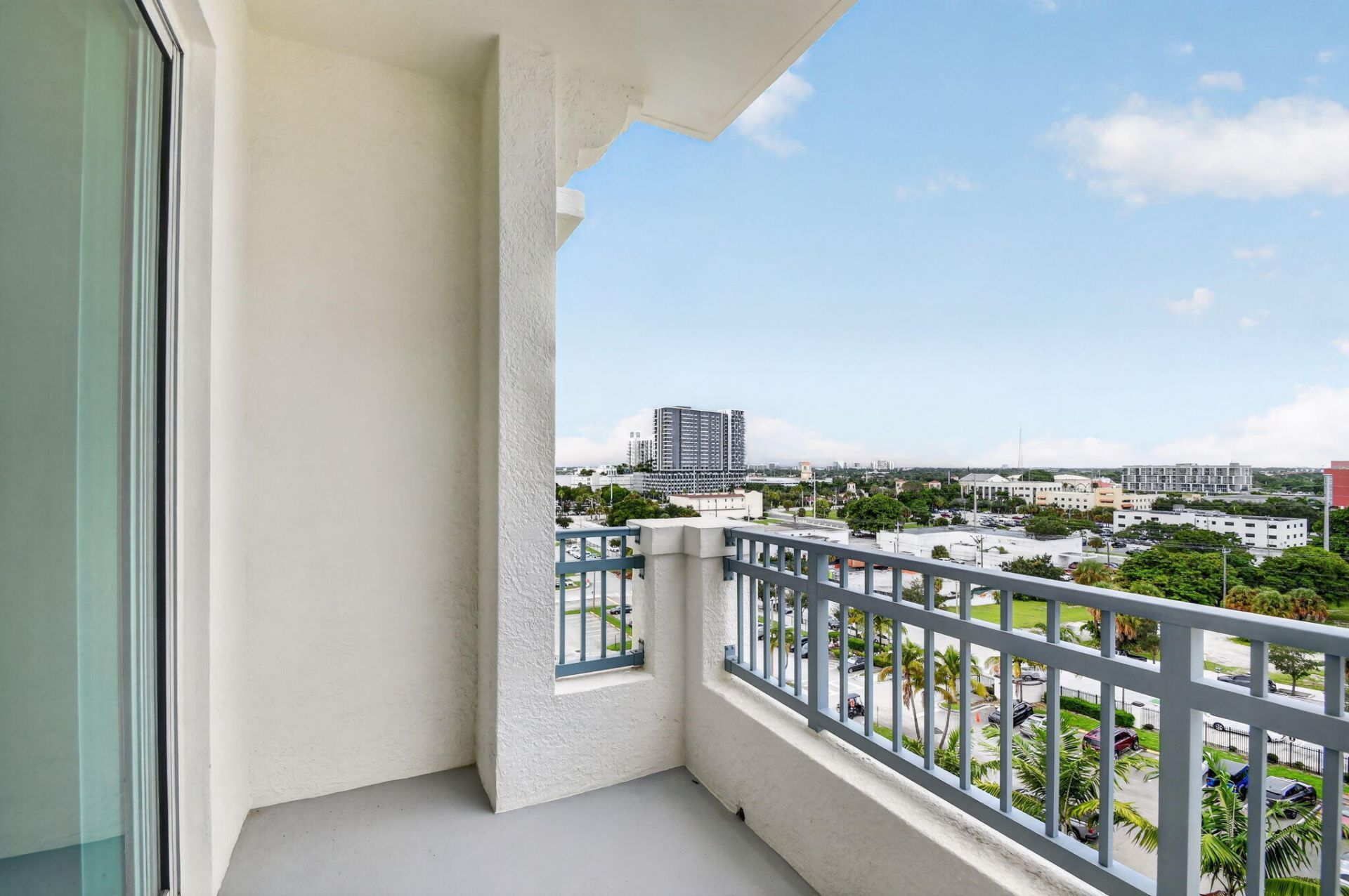 403 S Sapodilla Avenue, Unit 718, West Palm Beach, FL 33401 Photo