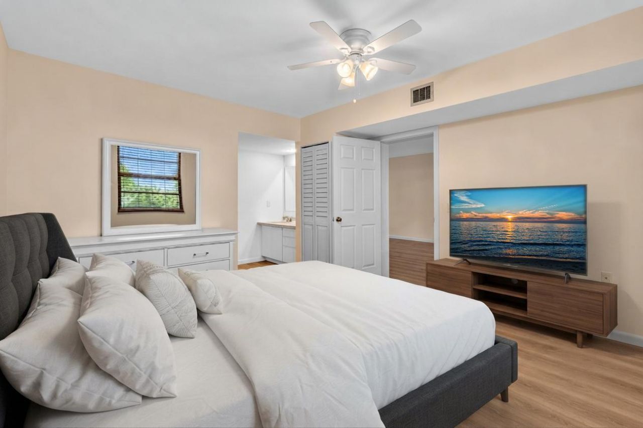 3650 Whitehall Drive, Unit 202, West Palm Beach, FL 33401 Photo