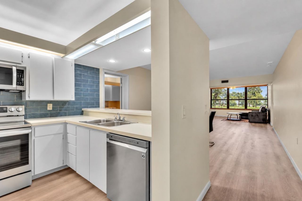 3650 Whitehall Drive, Unit 202, West Palm Beach, FL 33401 Photo
