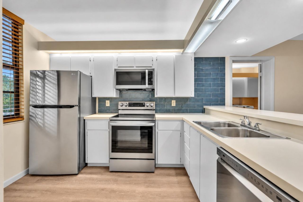 3650 Whitehall Drive, Unit 202, West Palm Beach, FL 33401 Photo