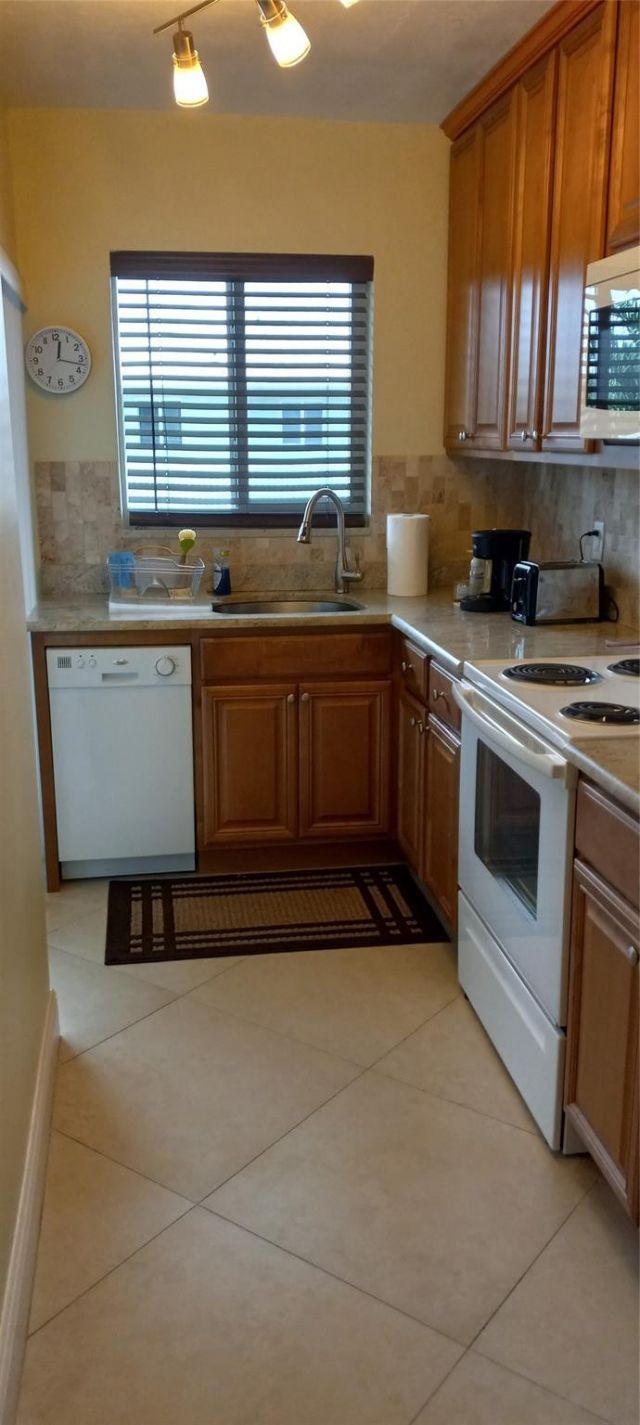2100 NE 38th Street, Unit 218, Lighthouse Point, FL 33064 Photo