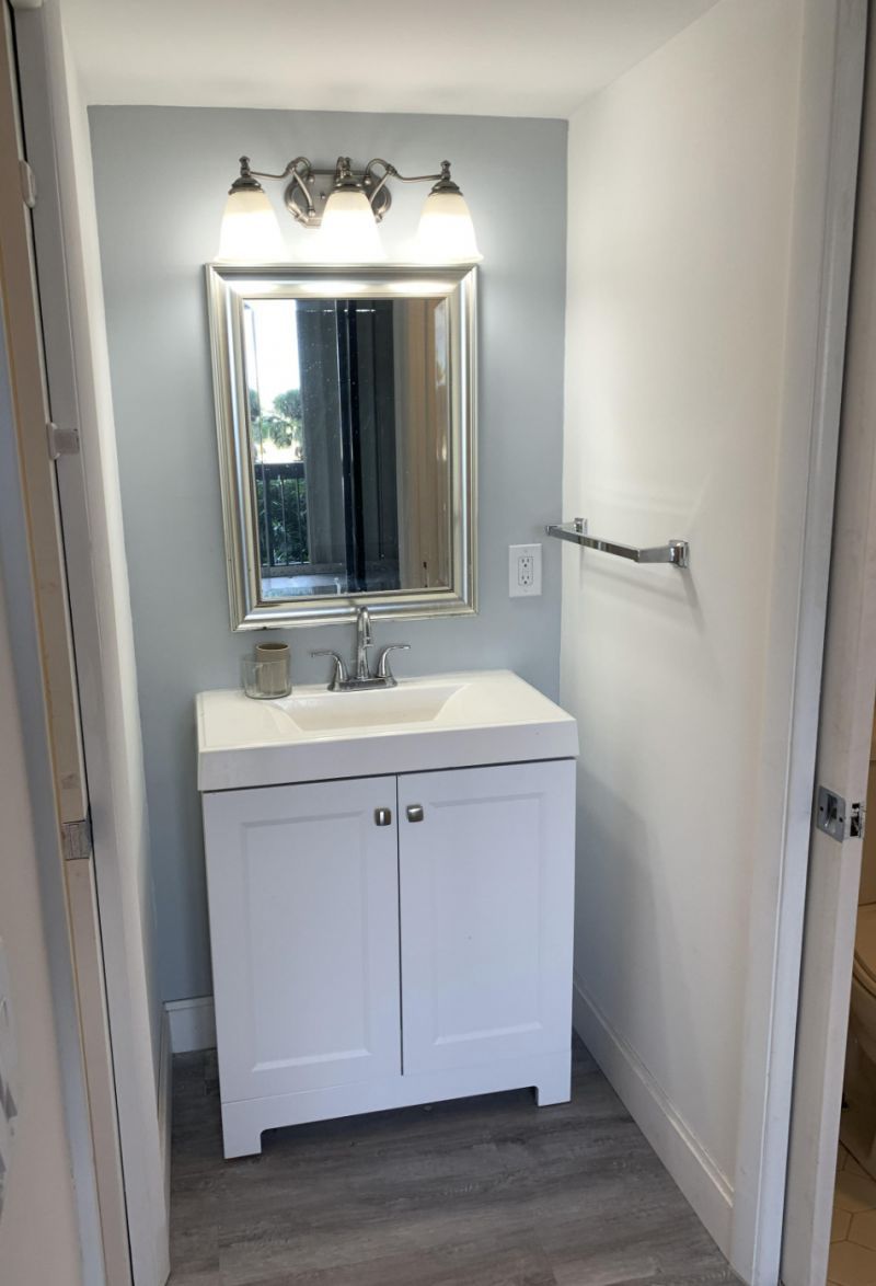 2425 Presidential Way, Unit 202, West Palm Beach, FL 33401 Photo