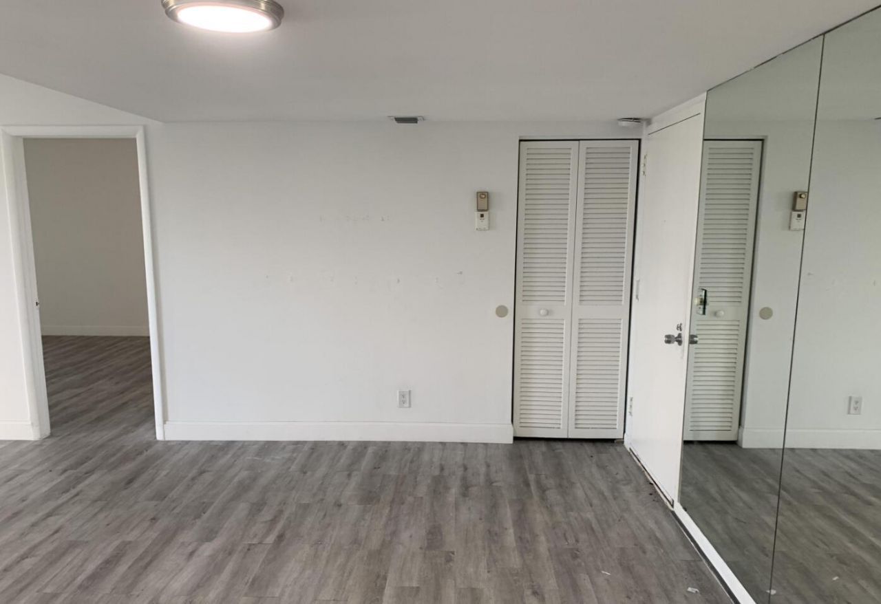 2425 Presidential Way, Unit 202, West Palm Beach, FL 33401 Photo