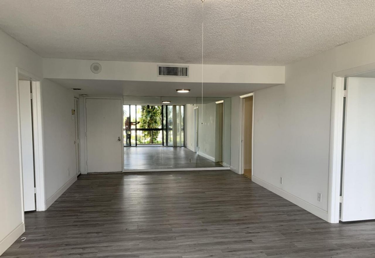 2425 Presidential Way, Unit 202, West Palm Beach, FL 33401 Photo