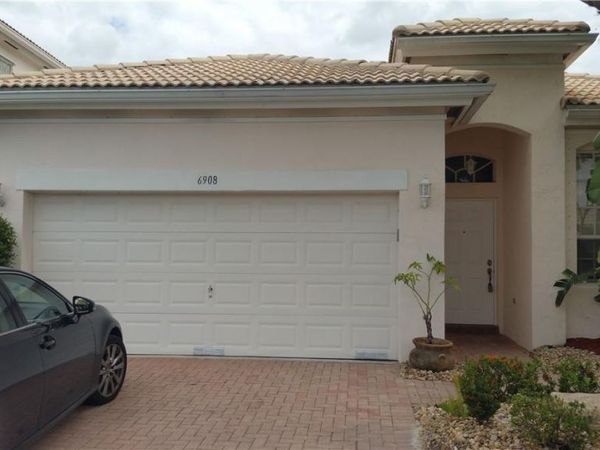 6908 NW 33RD Street, Margate, FL 33063