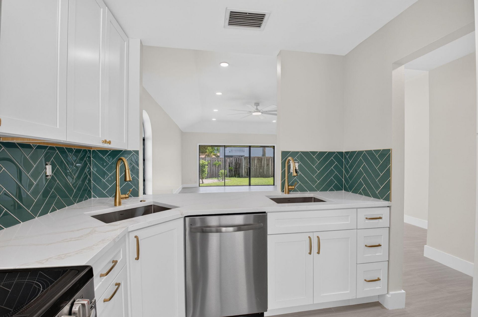 4398 NE 5th Avenue, Boca Raton, FL 33431 Photo