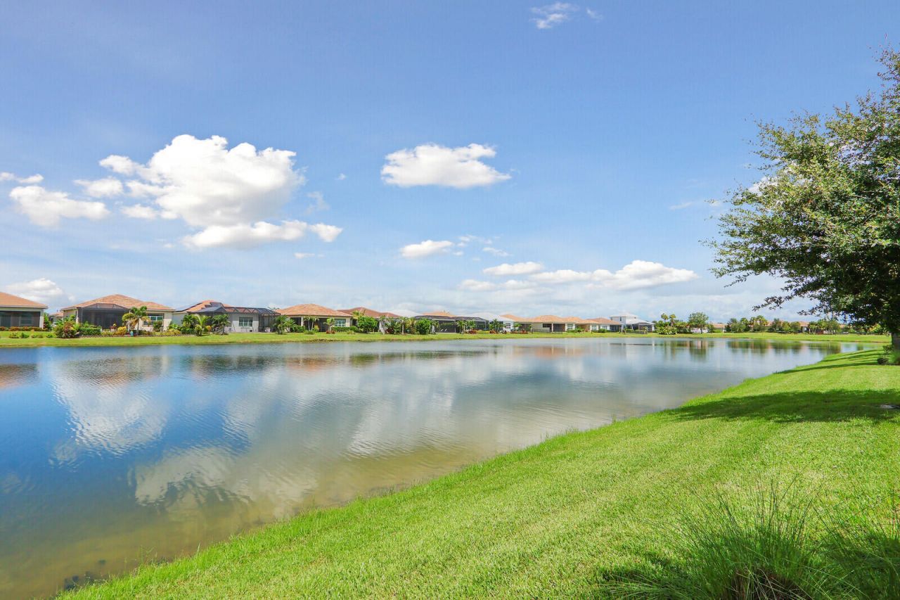 8942 SW Pepoli Way, Port Saint Lucie, FL 34987 Photo