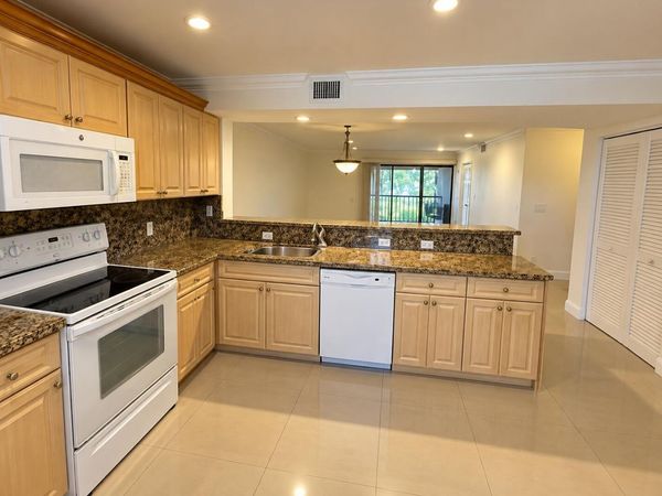 1400 NW 45TH Street, Unit B7, Deerfield Beach, FL 33064