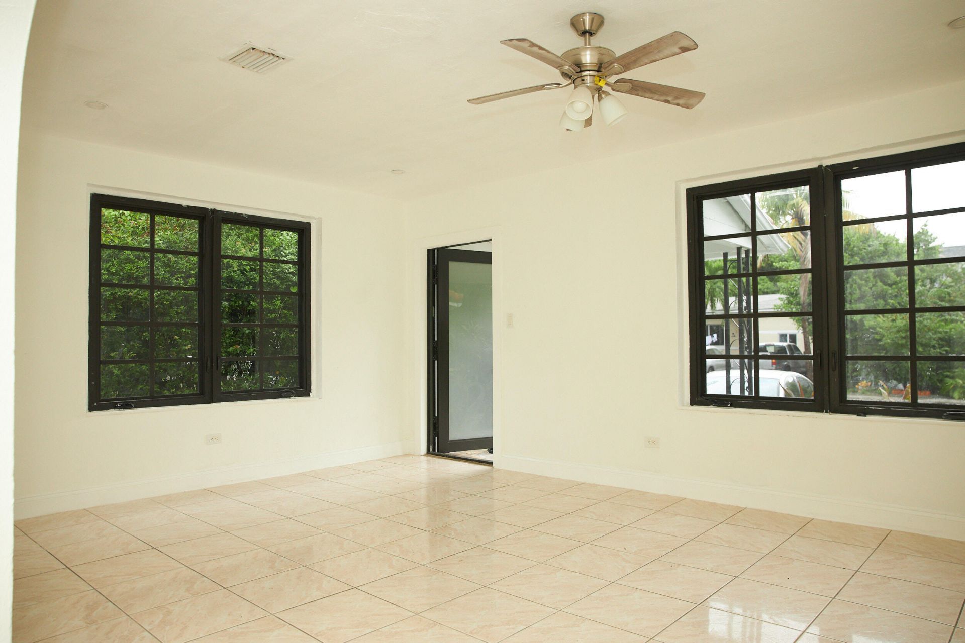 25 NE 43rd Street, Miami, FL 33137 Photo