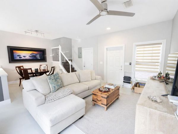 303 SE 22nd Street, Unit 303, Fort Lauderdale, FL 33316